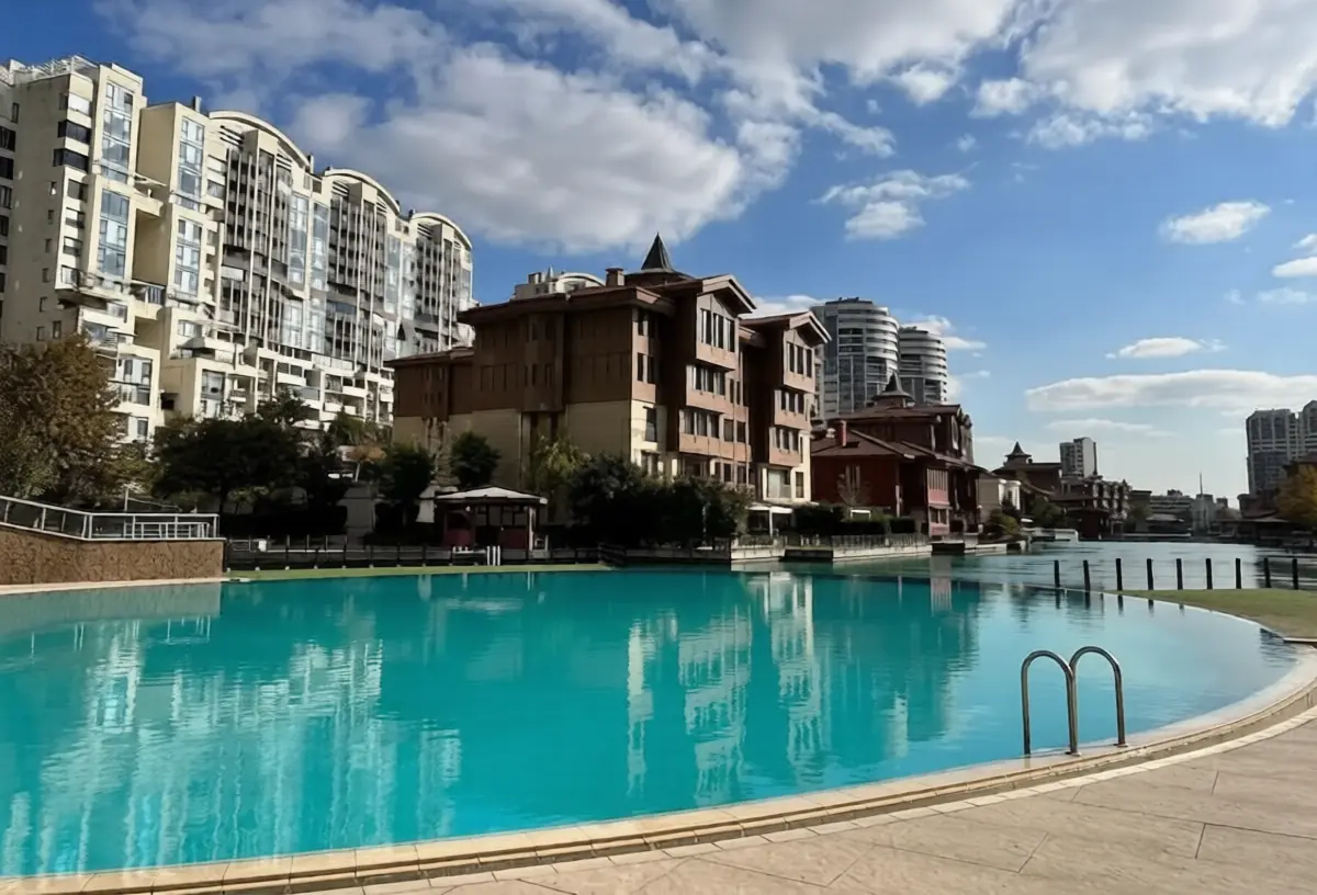 مجتمع مسکونی خانوادگی در هالکالی استانبول